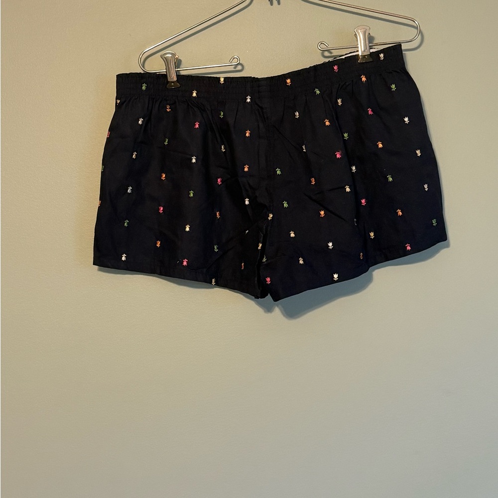 No Boundaries Black Casual Shorts with Multicolor Embroidery Size XL - Picture 5 of 8